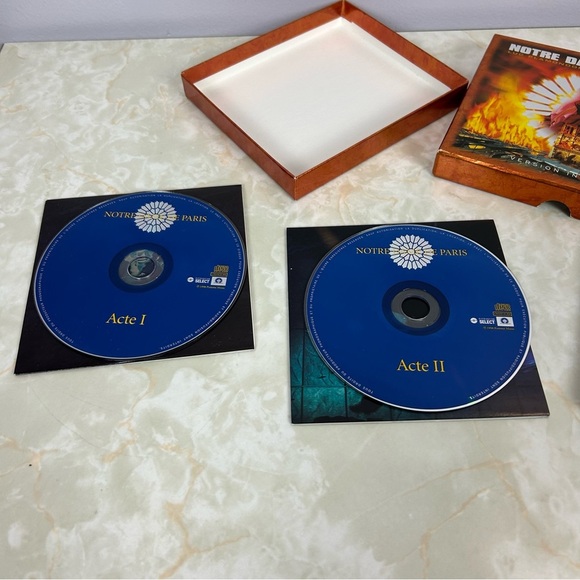 Notre Dame De Paris - Version Intégrale (2 CD et Livre) 1998 - Picture 11 of 12
